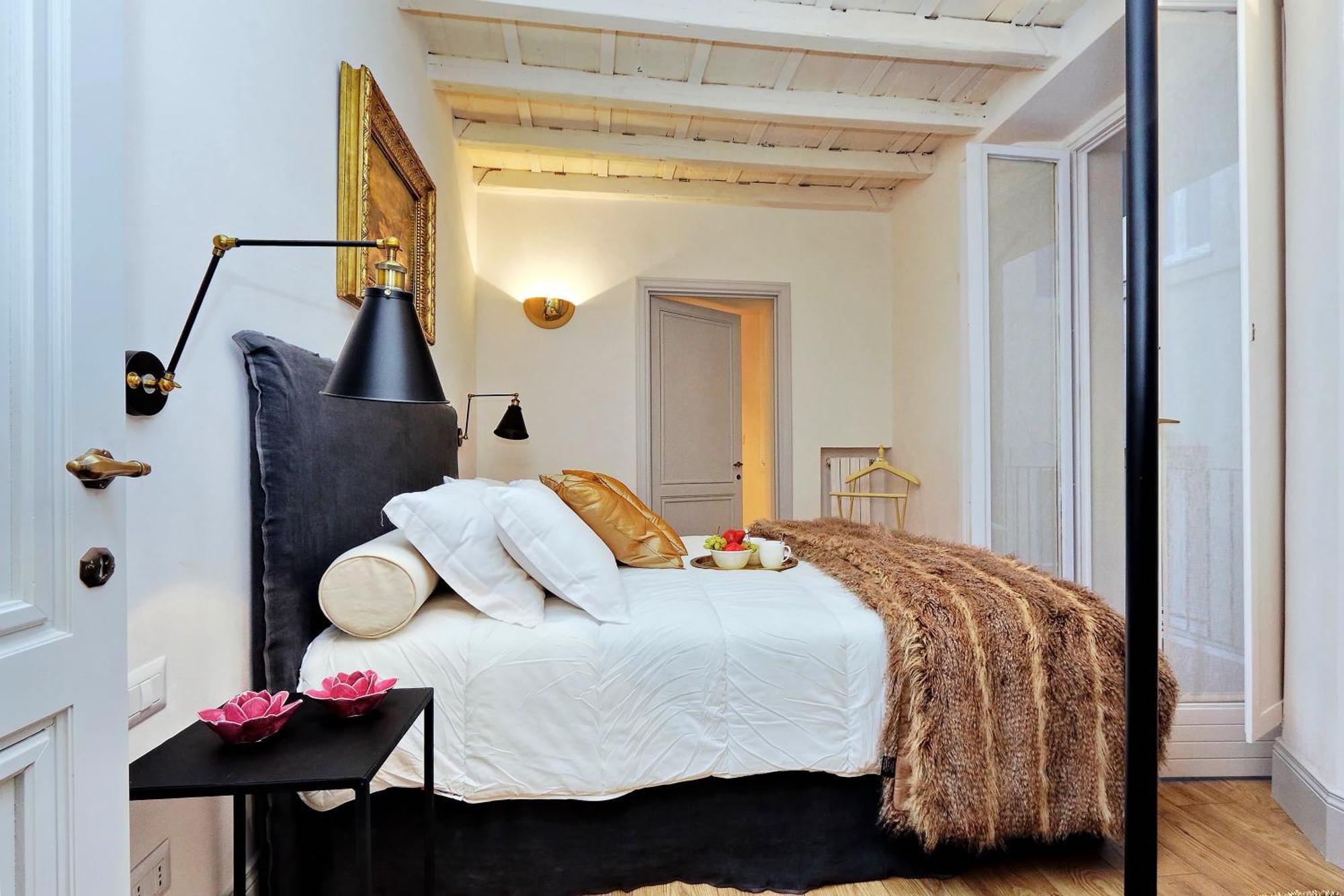Luxury Charme Between Pantheon And Spanish Steps Рим Экстерьер фото