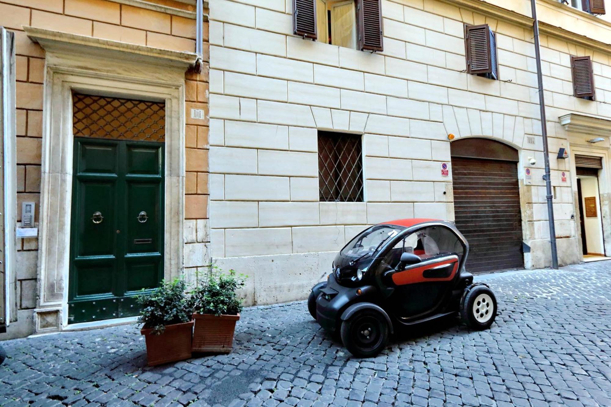 Luxury Charme Between Pantheon And Spanish Steps Рим Экстерьер фото