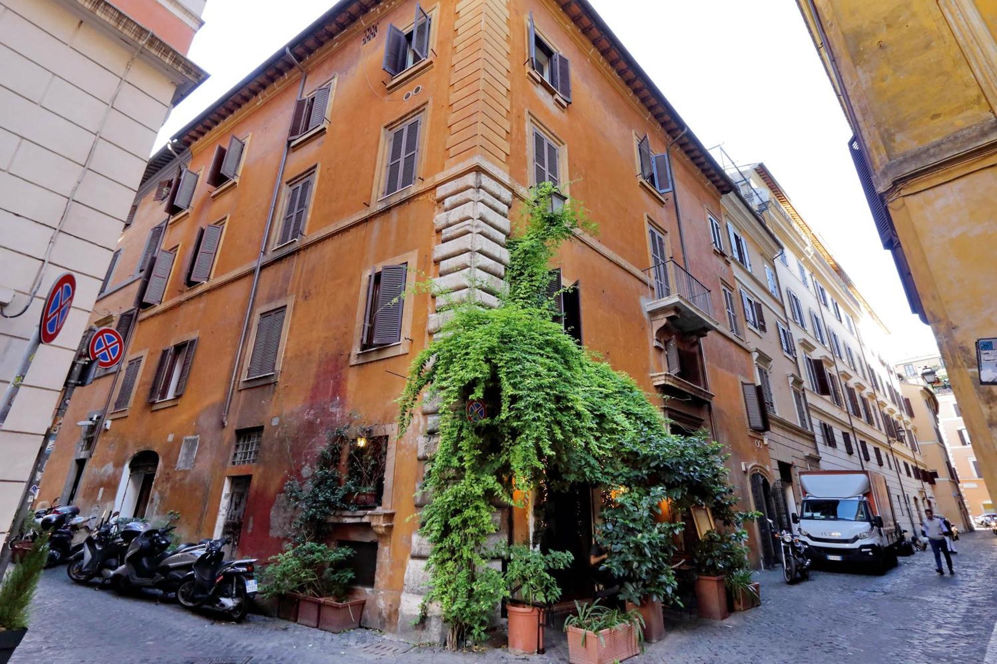Luxury Charme Between Pantheon And Spanish Steps Рим Экстерьер фото